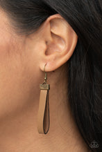 Load image into Gallery viewer, Paparazzi's Majorly Moonstruck - Brass necklace