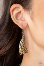 Load image into Gallery viewer, Paparazzi's Moonwalk Magic - Brass necklace