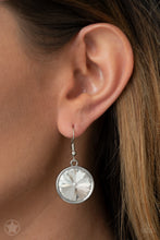 Load image into Gallery viewer, Paparazzi's Hypnotized - Silver necklace (Blockbusters)