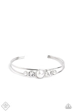 Load image into Gallery viewer, Paparazzi's Wedding Waltz - White Pearl bracelet (Fashion Fix)
