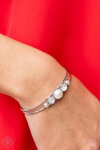 Load image into Gallery viewer, Paparazzi's Wedding Waltz - White Pearl bracelet (Fashion Fix)

