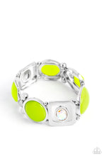 Load image into Gallery viewer, Paparazzi's Majestic Mashup - Green &amp; Iridescent bracelet
