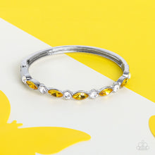 Load image into Gallery viewer, Paparazzi's Petitely Powerhouse - Yellow bracelet
