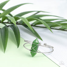 Load image into Gallery viewer, Paparazzi's Terra Transcendence - Green bracelet
