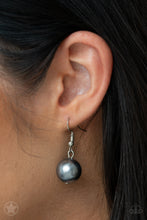 Load image into Gallery viewer, Paparazzi's All The Trimmings - Black Pearl necklace (Blockbusters)

