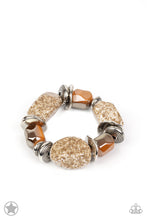 Load image into Gallery viewer, Paparazzi's Glaze Of Glory - Peach bracelet (Blockbusters)
