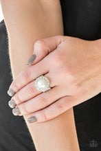 Load image into Gallery viewer, Paparazzi's Vow To Wow - White Pearl ring (Fashion Fix)
