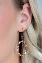 Load image into Gallery viewer, Paparazzi's Bend OVAL Backwards - Copper necklace
