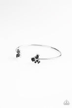 Load image into Gallery viewer, Paparazzi's Going For Glitter - Black bracelet
