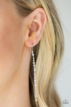 Load image into Gallery viewer, Paparazzi's Time To Be Timeless - Black necklace
