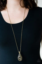 Load image into Gallery viewer, Paparazzi's Magic Potions - Brass necklace
