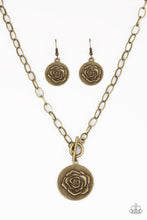 Load image into Gallery viewer, Paparazzi's Beautifully Belle - Brass necklace
