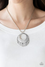 Load image into Gallery viewer, Paparazzi's Texture Trio - Silver necklace
