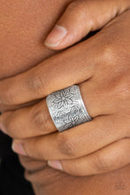 Load image into Gallery viewer, Paparazzi's Wild Meadows - Silver ring
