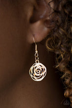 Load image into Gallery viewer, Paparazzi's Rosy Rosette - Gold necklace
