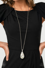 Load image into Gallery viewer, Paparazzi's Spellbinding Sparkle - White necklace (Blockbusters)
