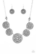 Load image into Gallery viewer, Paparazzi's Written In The STAR LILIES - White necklace
