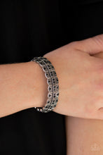 Load image into Gallery viewer, Paparazzi's Modern Magnificence - Black bracelet
