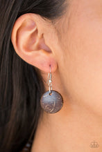 Load image into Gallery viewer, Paparazzi's Dominican Disco - Blue wood necklace
