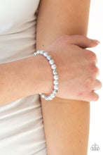 Load image into Gallery viewer, Paparazzi's Poised For Perfection - Silver Pearl bracelet
