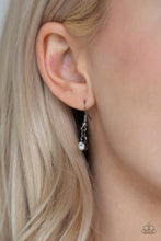 Load image into Gallery viewer, Paparazzi's Leading Socialite - Black necklace
