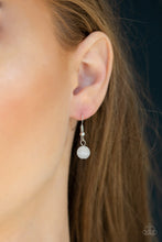 Load image into Gallery viewer, Paparazzi's Gleaming Gardens - White necklace
