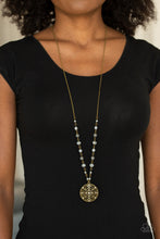 Load image into Gallery viewer, Paparazzi's Everyday Enchant - Brass necklace
