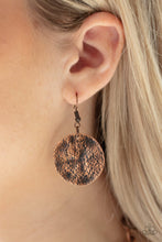Load image into Gallery viewer, Paparazzi's Barely Scratched the Surface - Copper necklace
