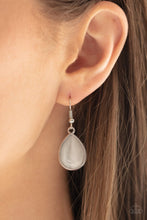 Load image into Gallery viewer, Paparazzi's Dewy Decadence - White necklace
