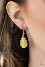 Load image into Gallery viewer, Paparazzi's Dewy Decadence - Yellow necklace
