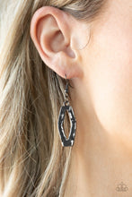 Load image into Gallery viewer, Paparazzi's Break the Mold - Black necklace
