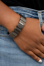Load image into Gallery viewer, Paparazzi's Retro Effect - Black bracelet
