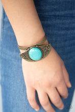 Load image into Gallery viewer, Paparazzi's Desert Nature - Brass bracelet
