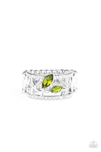 Load image into Gallery viewer, Paparazzi's Tilted Twinkle - Green ring
