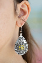 Load image into Gallery viewer, Paparazzi's Banquet Bling - Yellow earrings
