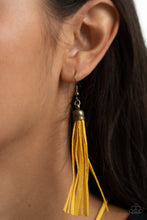 Load image into Gallery viewer, Paparazzi's Feel at HOMESPUN - Yellow Urban necklace
