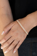 Load image into Gallery viewer, Paparazzi's Standout Opulence - Gold bracelet
