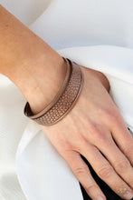 Load image into Gallery viewer, Paparazzi's Jungle Jingle - Copper bracelet
