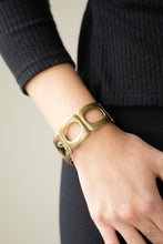 Load image into Gallery viewer, Paparazzi's In OVAL Your Head - Brass bracelet
