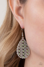 Load image into Gallery viewer, Paparazzi's Glorious Garden - Green earrings
