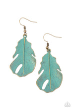 Load image into Gallery viewer, Paparazzi's Heads QUILL Roll - Brass earrings
