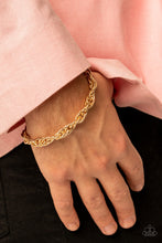 Load image into Gallery viewer, Paparazzi's Executive Excluisive - Men Gold bracelet
