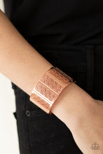 Load image into Gallery viewer, Paparazzi's Thai Terrariums - Copper bracelet
