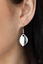 Load image into Gallery viewer, Paparazzi's Face the ARTIFACTS - White Urban necklace
