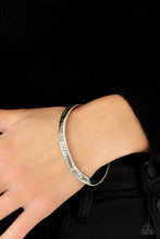 Load image into Gallery viewer, Paparazzi's Perfect Present - Silver bracelet
