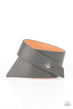 Load image into Gallery viewer, Paparazzi's PIECE Offering - Silver Urban bracelet
