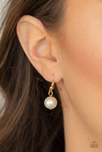 Load image into Gallery viewer, Paparazzi's Nautical Novelty - Gold Pearl necklace
