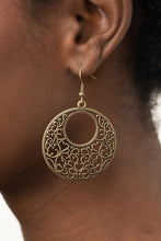 Load image into Gallery viewer, Paparazzi's Vineyard Romance - Brass earrings
