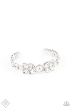 Load image into Gallery viewer, Paparazzi's Regal Reminiscence - White Pearl bracelet (Fashion Fix)
