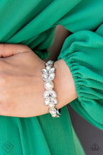 Load image into Gallery viewer, Paparazzi's Regal Reminiscence - White Pearl bracelet (Fashion Fix)
